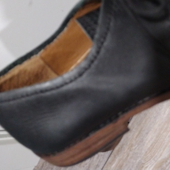 Sutro black leather weave look laced loafers. Mint condition. Size 8.5 - Picture 6 of 10